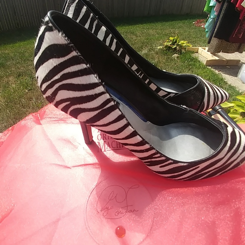 Zebra skin shoes - Picture 2 of 3